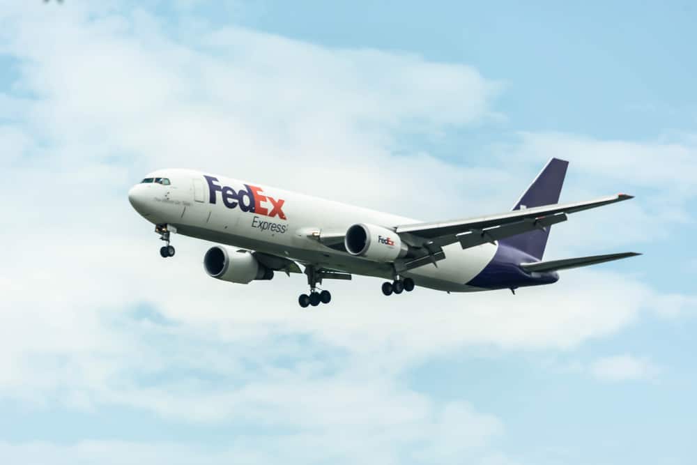 FedEx flies national zoo pandas back to China