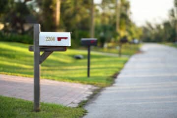 can I put packages in my mailbox?